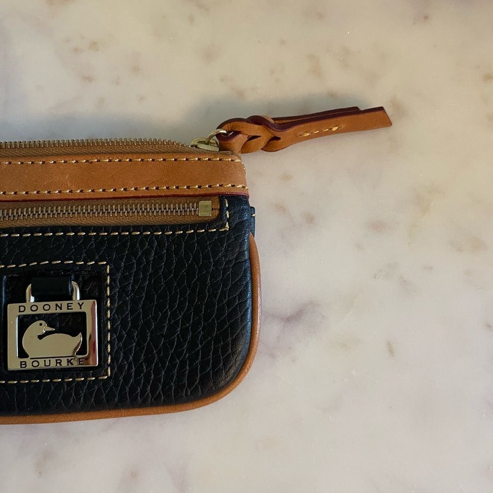 Dooney & Bourke Vintage Navy/Brown Card Key Holder Bag Charm - Picture 3 of 11